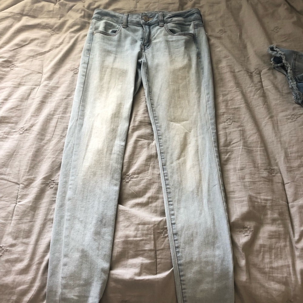 American Eagle lightwash Jeans
